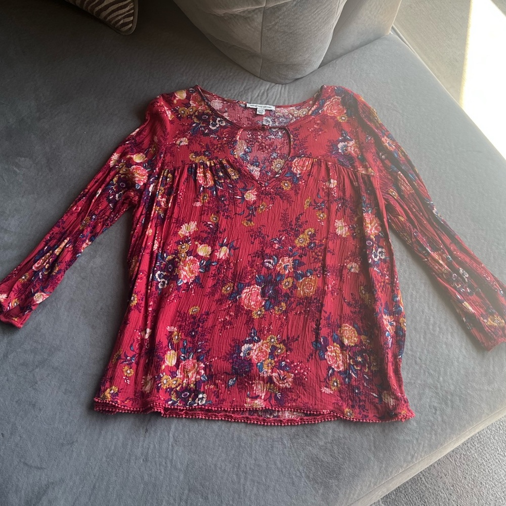 American Eagle Quarter Sleeve Floral Blouse